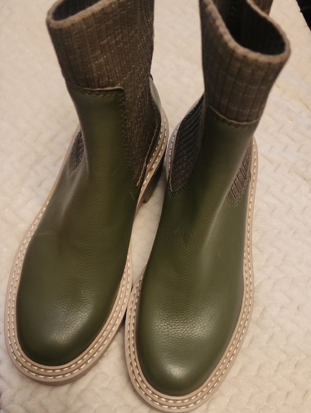 Dolce Vita Olive Green Women's Chelsea Boots - Sz 6.5